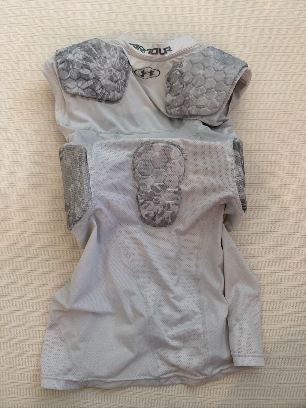 Under Armour Gameday Pro 5-Pad Football Padded Shirt HeatGear Size Small - Picture 4 of 4